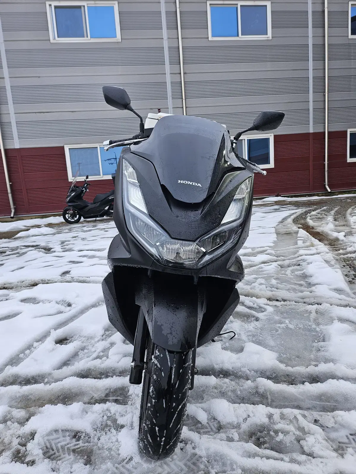 PCX125cc 22년식  판매합니다 8,9xx km  320만